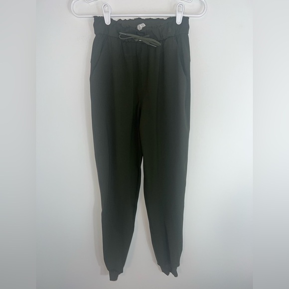 Lululemon lululemon Women's License to Train size 2 - Picture 2 of 13